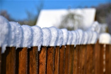 забор в деревне