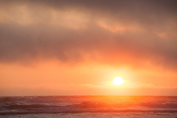 Obraz premium hazing sunset at Kalaloch beach