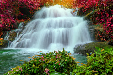 Fototapeta na wymiar beautiful waterfall in rainforest at phu tub berk mountain phetchabun, Thailand (Mun Dang waterfalls)