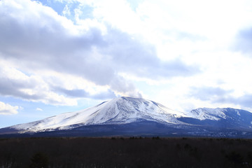 Fototapeta na wymiar 冬の浅間山
