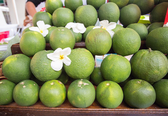 Oranges are placed in a row