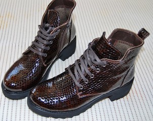 Women's demi-season shoes