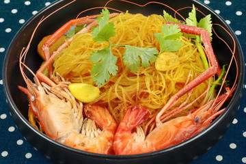 Casseroled prawns shrimps with glass noodles