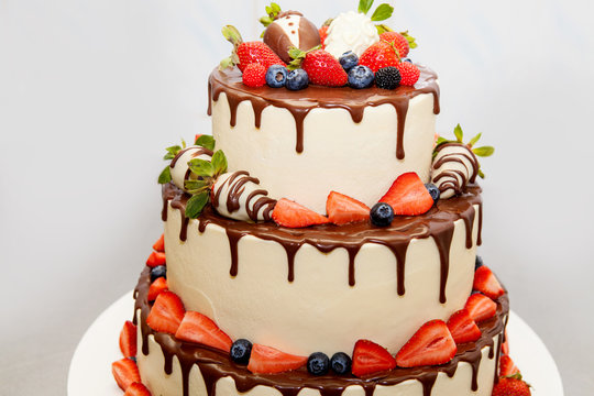 2 Floor Cake With Double Flavour | bakehoney.com