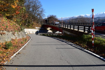 Fototapeta premium 山岳道路