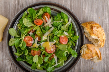 Lamb lettuce salad with dijon dressing