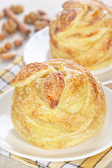 Apples baked in puff pastry