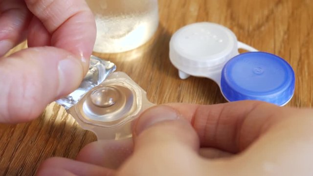 Unpacking a new contact lens
