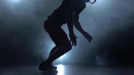 Pass back the rugby ball. Side view in slow motion - Powered by Adobe