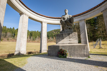 Wir hei&szlig;en euch Hoffen Denkmal