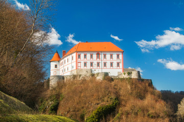 Fototapeta na wymiar Ozalj Castle in the town of Ozalj, Croatia 
