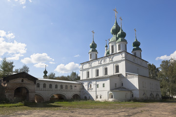 Fototapeta na wymiar Church of Michael the Archangel in Michael the Archangel Monastery in Veliky Ustyug, Vologda Region, Russia