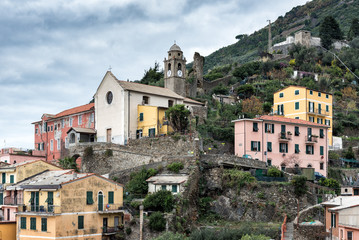Obraz premium Mountain architecture of Riomaggiore town in Cinque Terre National park, Italy
