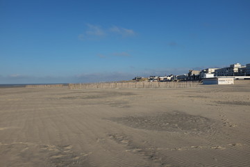 Barrière coupe-vent sur la plage