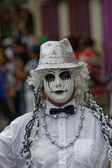 Noeuf papillon et chapeau pour le dernier jour de carnaval de Cayenne en Guyane française