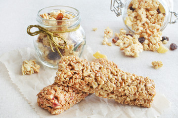 Muesli bars with fruit crunchy
