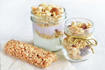 Muesli bar and crunchy with yogurt