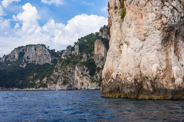 Fototapeta na wymiar Cliff coast of Capri Island