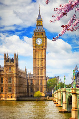 Fototapeta na wymiar Big Ben tower in London at spring