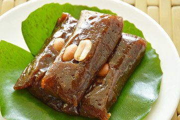 Thai sweet coconut caramel decorating on lotus leaf