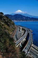 静岡県静岡市　薩埵峠からの富士と東名高速道路
