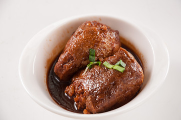 Bean curd puffs stuffed with minced pork