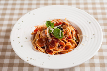 Red sauce spaghetti with clams