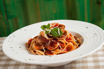 Red sauce spaghetti with clams