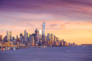 Downtown Manhattan skyline at sunset - obrazy, fototapety, plakaty