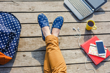 Time to rest. Lifestyle, summer vacation, education and people concept. Young hipster girl have a...