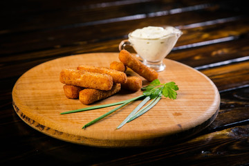  Cheese sticks in battered sauce