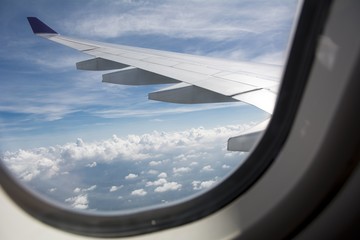 Fototapeta premium Aircraft Wing over Thai Gulf