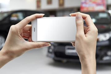  woman with smart phone