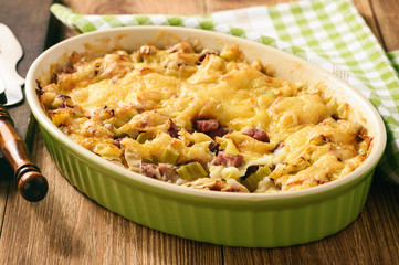 Casserole with bread, leek, ham and cheese.