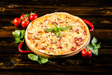  Pizza with hunting sausage