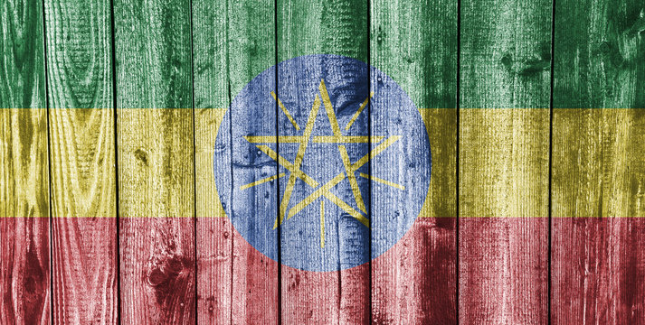 Fahne von &Auml;thiopien auf verwittertem Holz