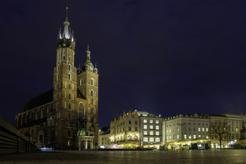 Fototapeta na wymiar Night view of the square and the church