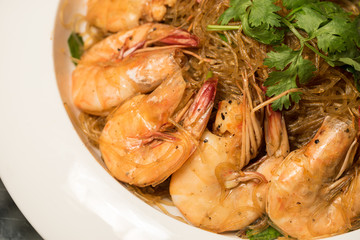 Shrimp potted with vermicelli
