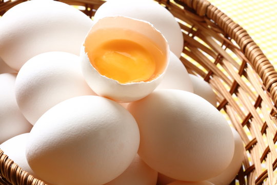 たまご　Hen's egg