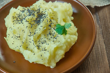 Mashed potatoes with poppy seeds