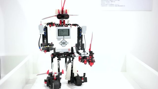 Robot from the constructor moves.