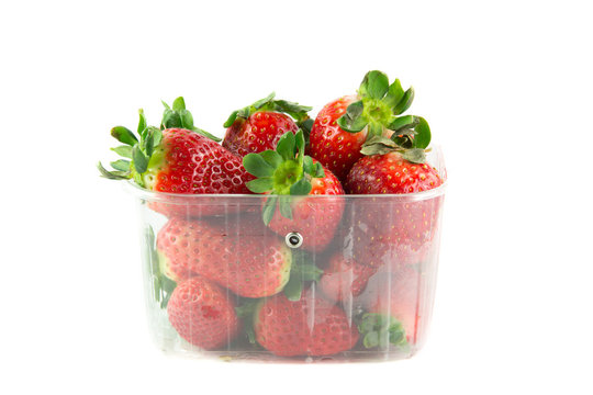 Cestello con fragole fresche