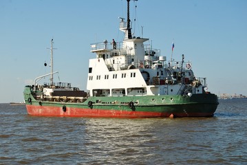 Fototapeta premium Ship in the sea