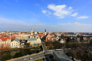Fototapeta na wymiar Panorama miasta Opole, widok z wieży Piastowskiej, kościoły, ratusz.