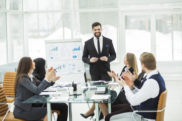  senior Manager of the company and the business team are hosting a discussion on the presentation of a new financial project