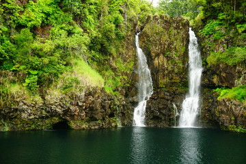 Fototapeta na wymiar Double Waterfalls