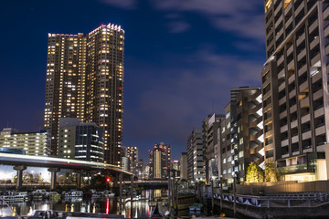 タワーマンションの夜景