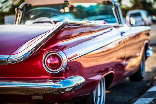 HDR - Heckansicht eines amerikanischen Oldtimers in Havanna Kuba - Serie Kuba Reportage