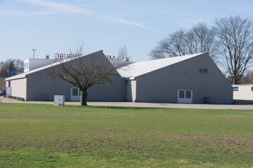 Lagerhallen mit Wellblech Fassade