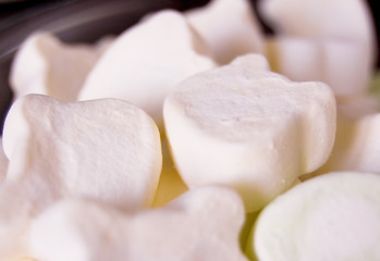 Fototapeta na wymiar Marshmallow, colorful marshmallow, marshmallow in a plate